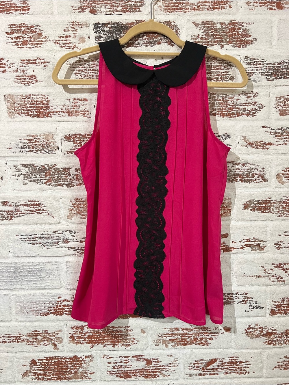 A. Byer Hot Pink Sleeveless Top Black Peter Pan Collar & Lace Accent M
